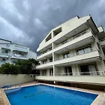 Aparthotel Metropolitan *