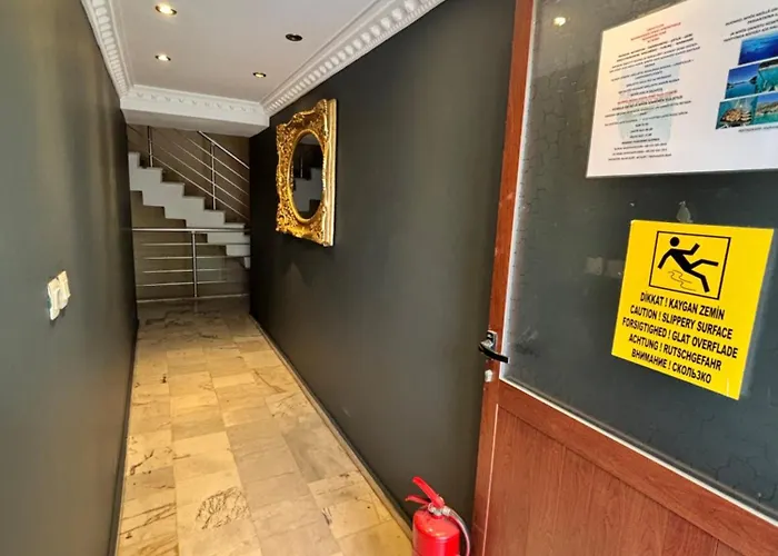 מלון דירות Metropolitan *